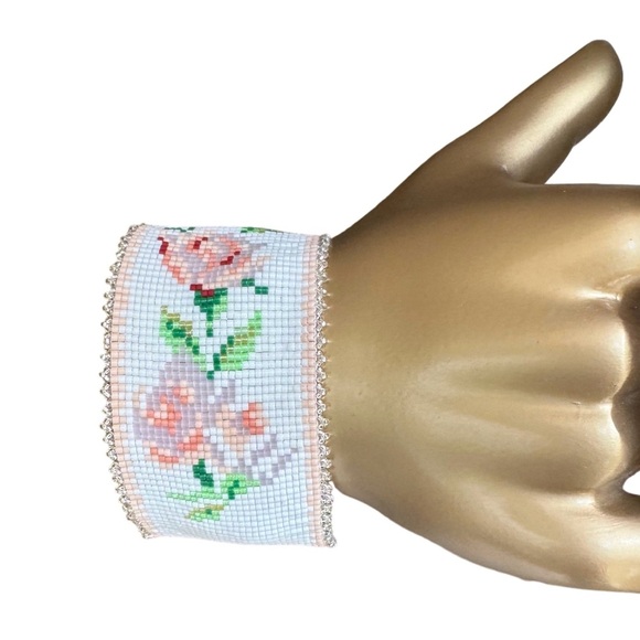 COPY - Handcrafted loom cuff bracelet roses on white w/silver beaded border adj… - Picture 4 of 10
